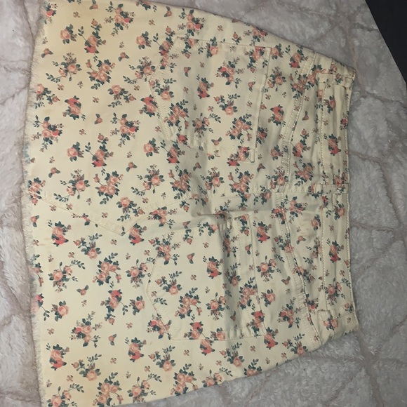 Floral Skirt - Picture 2 of 3